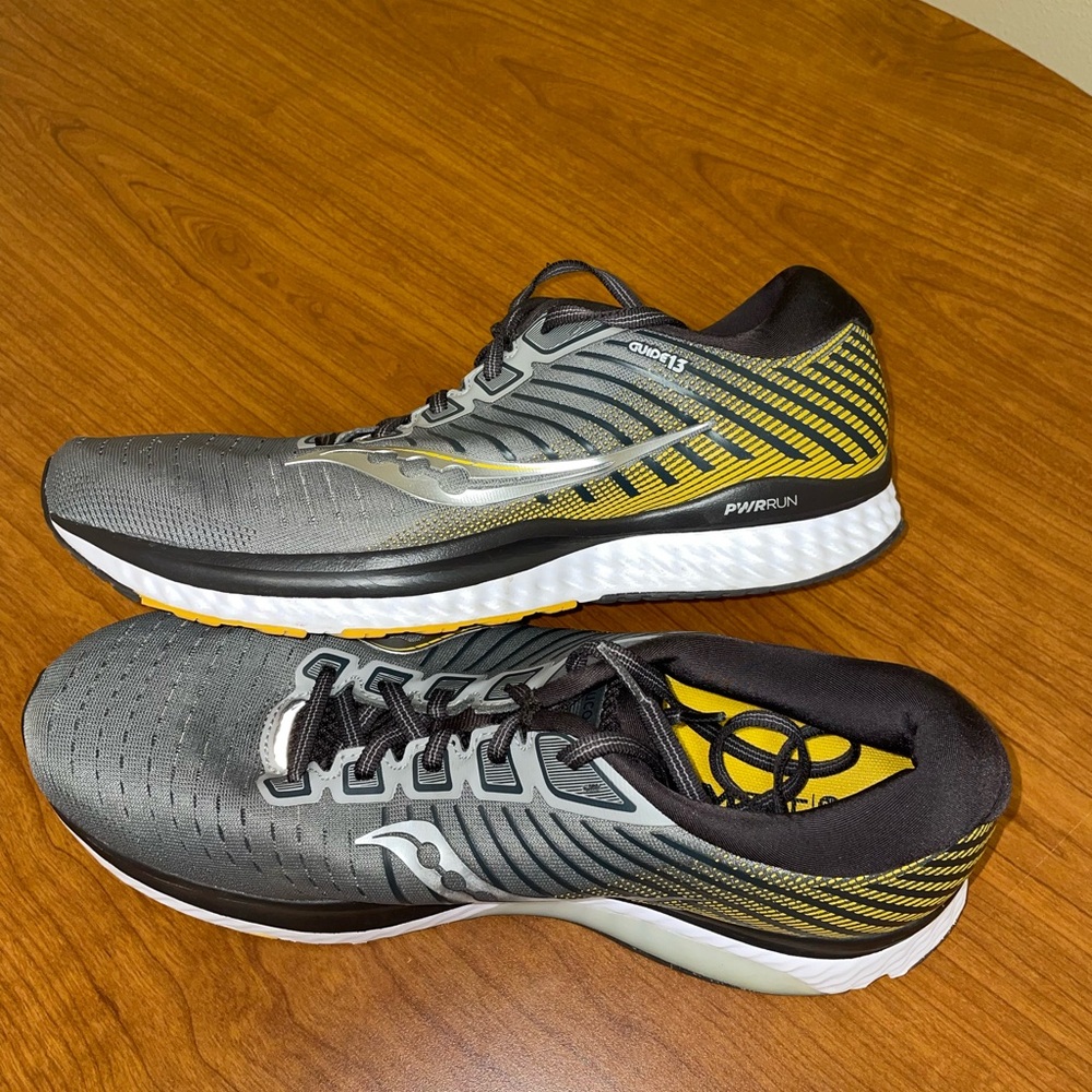 Men’s Saucony Guide 13 Running Shoes - Very Little Wear! Size 10 D